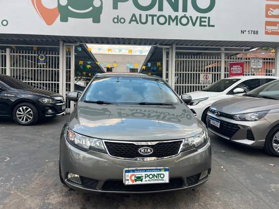 KIA CERATO 1.6 E.213 SEDAN 16V GASOLINA 4P MANUAL KIA CERATO 1.6 E.213 SEDAN 16V GASOLINA 4P MANUAL